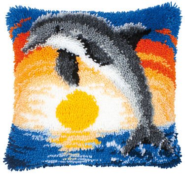 Broderipakning - Rya pude - Delfin ved solnedgang