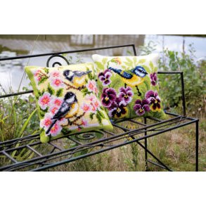 Broderipakning - stramaj pude - Musvit eller Blmejse