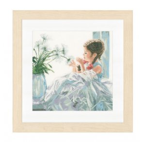 Broderipakning - vgbillede - Pige i vindue