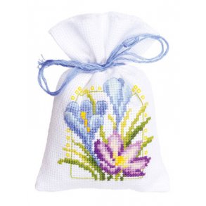 Broderi - 3 forskellige lavendelposer med pskeblomster