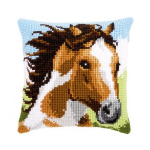 Broderipakning - stramaj pude - Fiery hingst