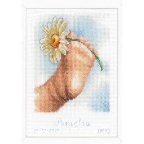 Broderipakning  - Babyfod med blomst - Amelia