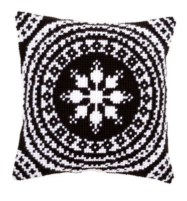 Broderipakning - stramaj pude - Sort hvid pude II