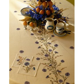 Broderipakning - Dug - Bl Kornblomst i 3 meter inkl. xtra garntillg