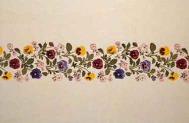 Broderipakning - Stedmoder og bleblomster p Aida