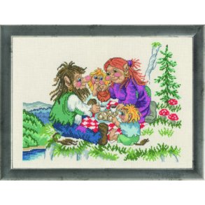 Broderipakning - Troldefamile