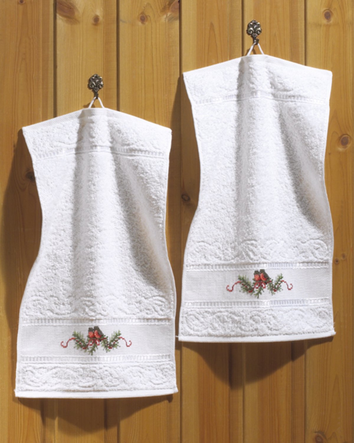 Broderipakning - Gstehndklde 2 stk. - Dompapper