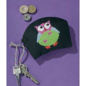 Broderipakning - Ugle p sort frdigmonteret pung