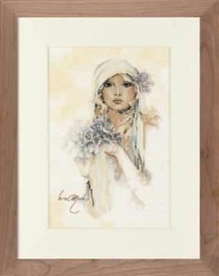 Broderipakning - Sara Moon - Dame med lilla blomst