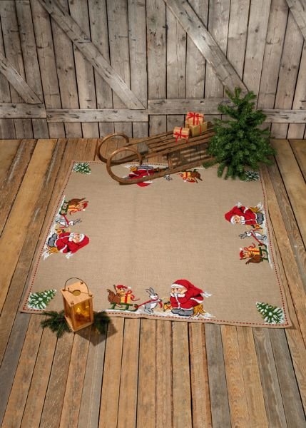 Frdigsyet Juletrstppe - Julemand med dyr