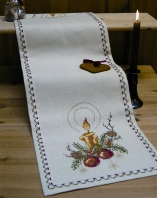 Broderipakning - Julelber med lys og kugler