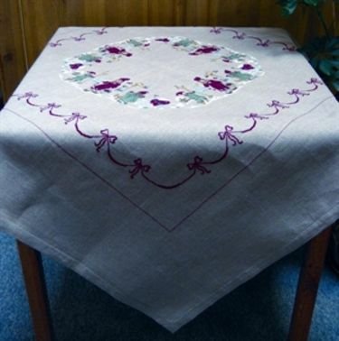 Broderipakning - Dug med Carl Larsson motiver