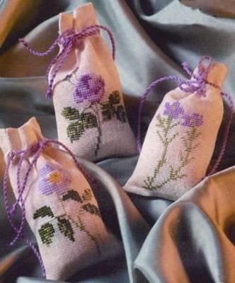 Broderipakning 3-i-&eacute;n Lavendelpose - Roser og nellike