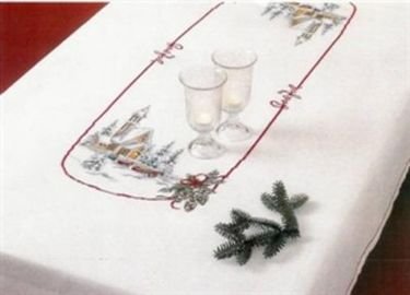 Broderipakning - Juledug - Kane i Landskab ved kirke