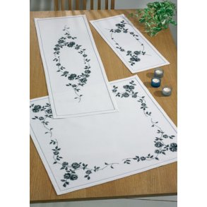 Broderipakning - Dug eller Bordlber med klatreroser i grt