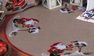 Broderipakning - Juletrstppe - Julemand fodrer fugle