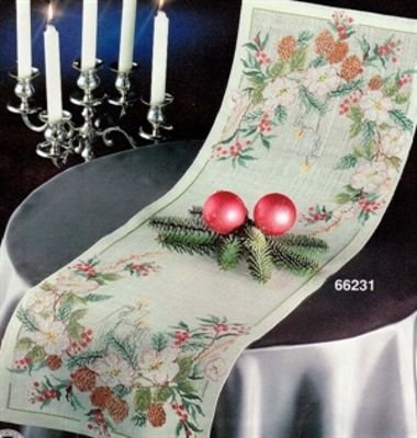 Broderipakning - Julelber med kogler og julerose