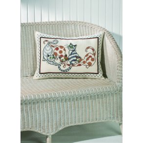 Broderipakning - pude - Kattekillinger