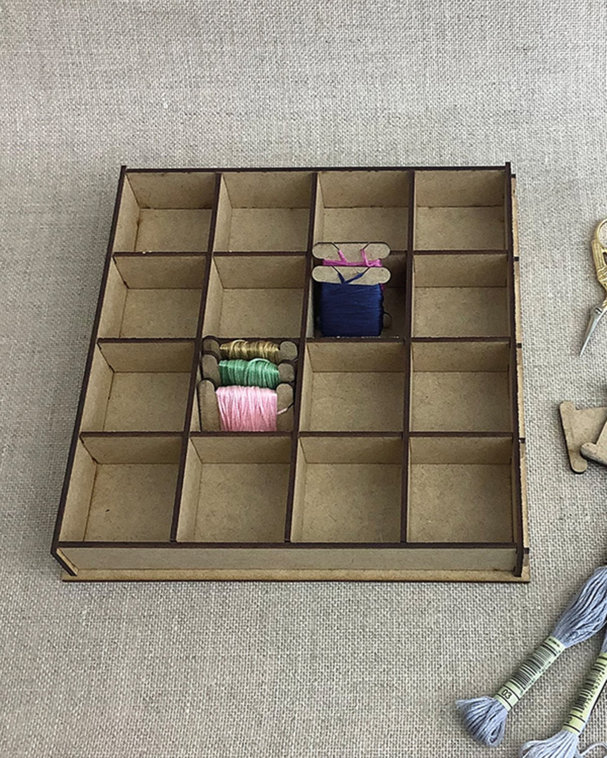Opbevaringskasse til broderigarn