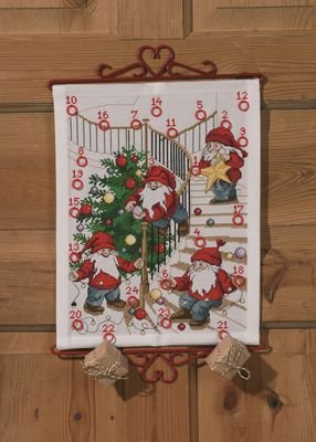 Broderipakning - Julekalender Secret stitch 2018 - Nisser pynter tret