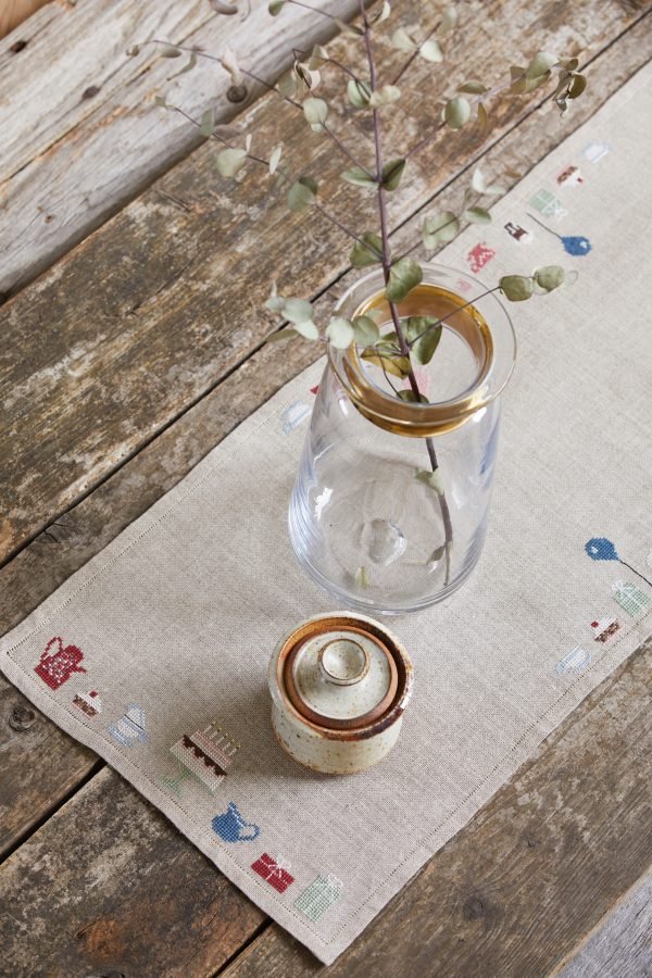 Broderipakning - Fdselsdags-lber - Kagebord og gaver