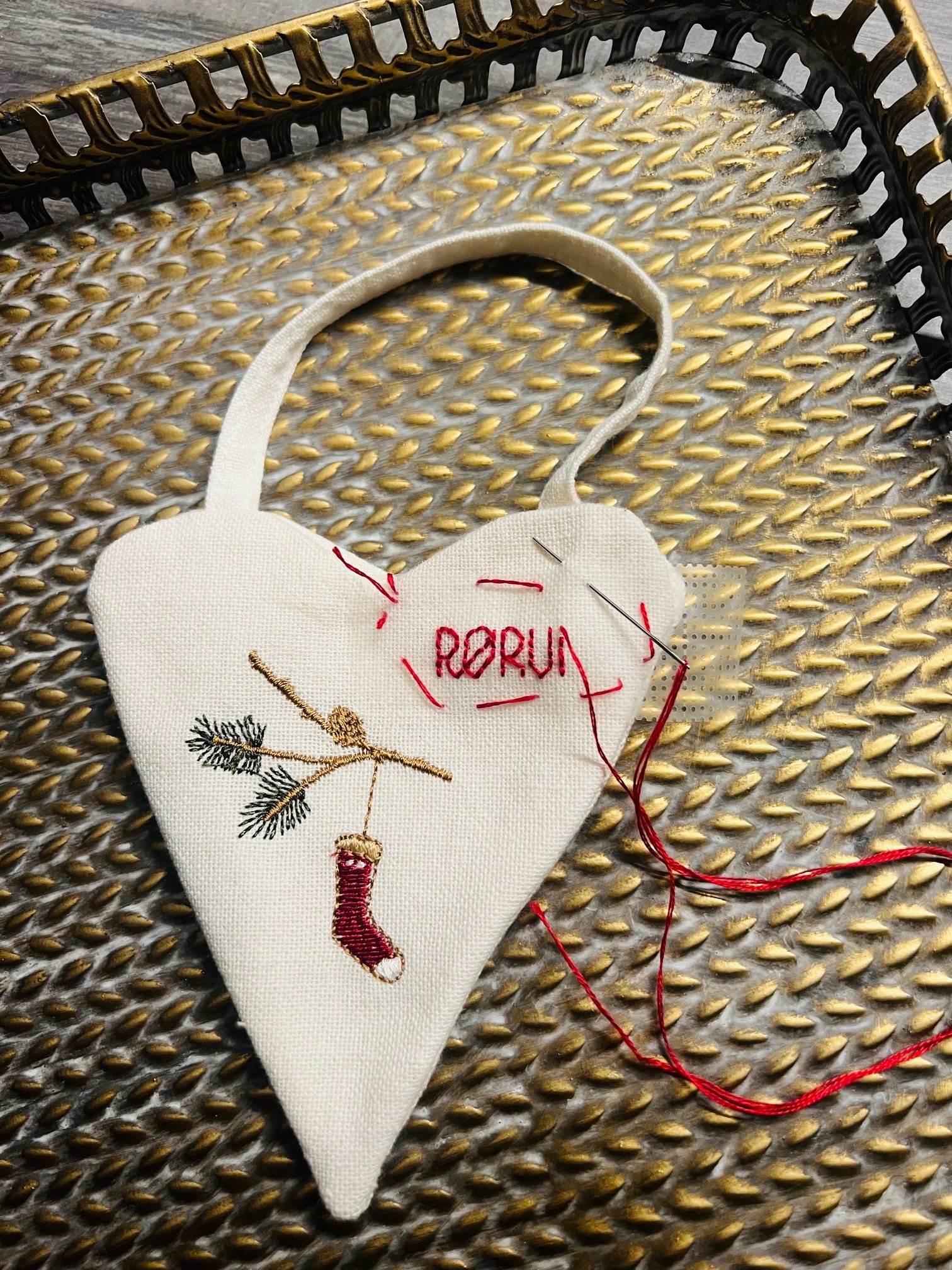 Broderi - frdig broderet julepynt - 4 stk.