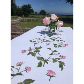 Broderipakning - Dug - Rosendug 140 x 300 cm.