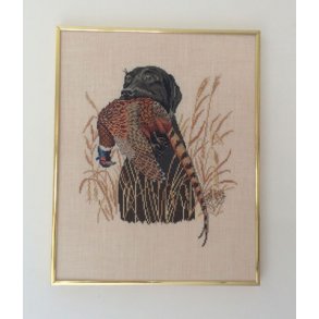 F�rdigbroderet billede - Jagthund med fasan