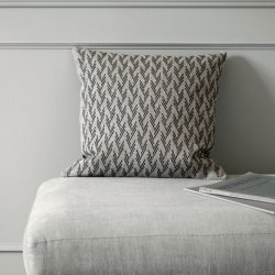 Broderipakning - pude - Mindful Black art