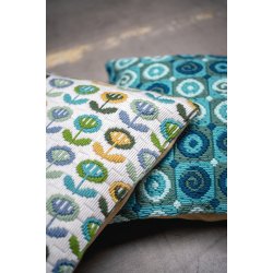 Broderipakning - pude - Swirls