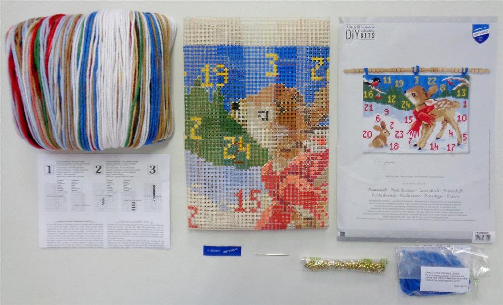 Broderipakning - Julekalender - Bambi med dompap og hare