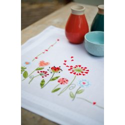 Broderi pakning - bordlber / ptegnet - Blomster p rkke