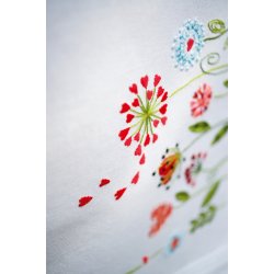 Broderi pakning - bordlber / ptegnet - Blomster p rkke