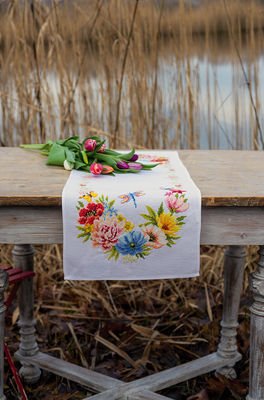 Broderi pakning - bordlber - Farverige blomster