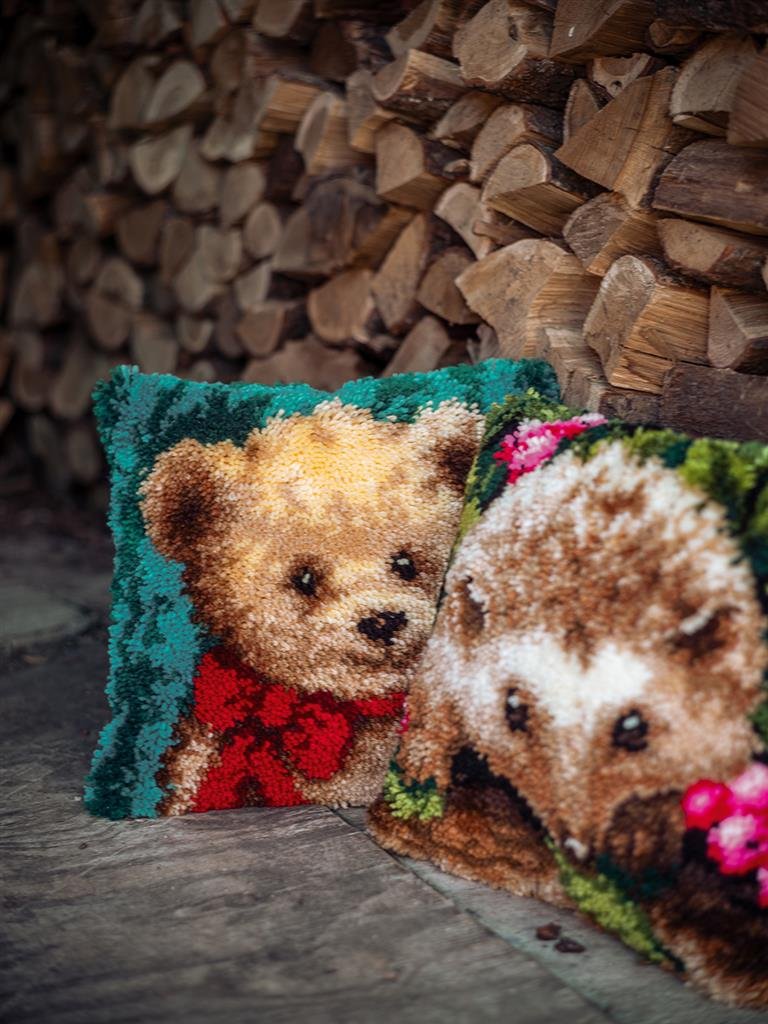 Broderipakning - Rya pude - Bamse