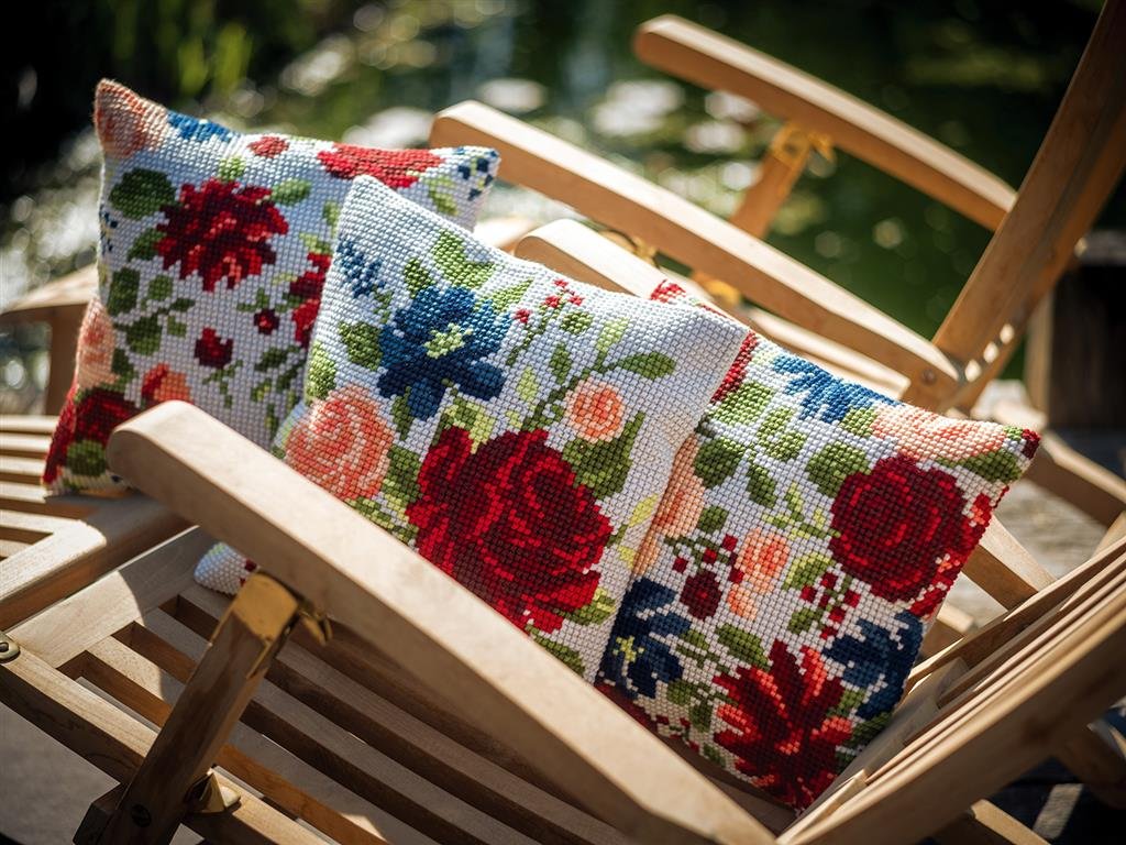 Broderipakning - stramaj pude - Smukke poner II