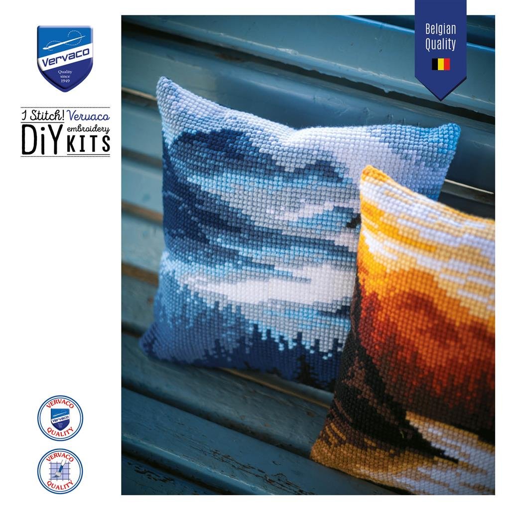 Broderipakning - Pude - Landskab med bjerge - bl