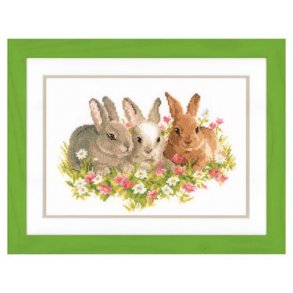 Broderipakning - Tre sm kaniner i blomster