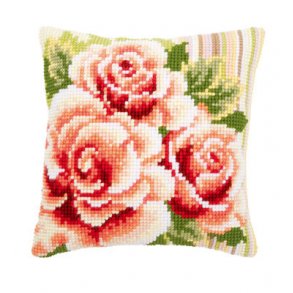 Stramaj - Pude med 3 lyserde roser